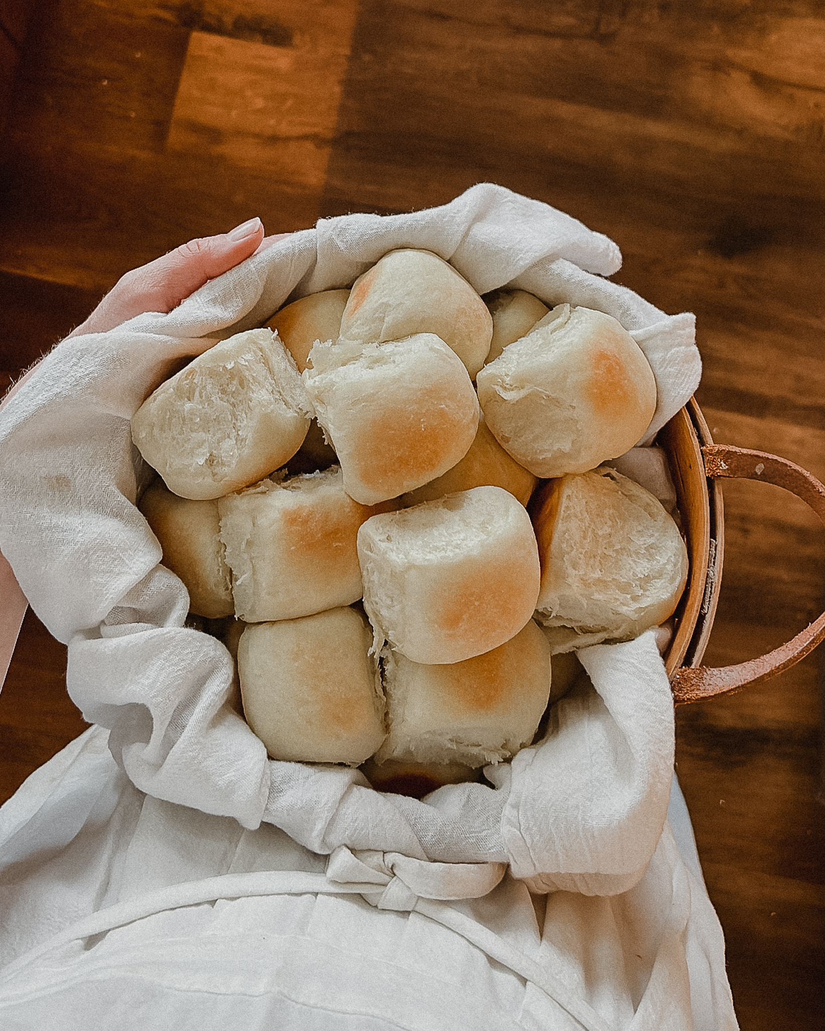 dinner rolls